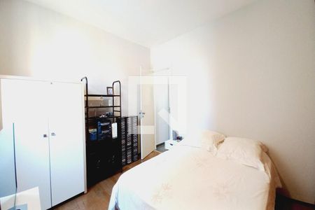 Quarto  de apartamento à venda com 1 quarto, 55m² em Cambuí, Campinas