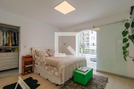 Suíte 1 de casa à venda com 4 quartos, 200m² em Vila Progredior, São Paulo