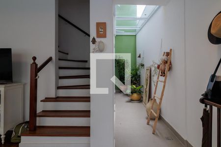 Sala de casa à venda com 4 quartos, 200m² em Vila Progredior, São Paulo