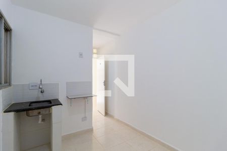 Quarto de kitnet/studio para alugar com 1 quarto, 18m² em Vila Bertioga, São Paulo