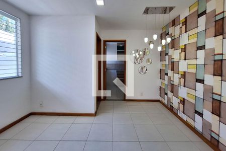 Sala de casa para alugar com 2 quartos, 98m² em Maria Paula, São Gonçalo