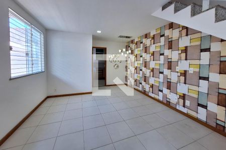 Sala de casa para alugar com 2 quartos, 98m² em Maria Paula, São Gonçalo