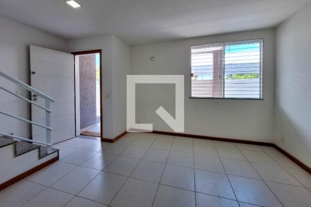 Sala de casa para alugar com 2 quartos, 98m² em Maria Paula, São Gonçalo