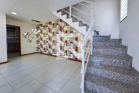 Sala de casa para alugar com 2 quartos, 98m² em Maria Paula, São Gonçalo