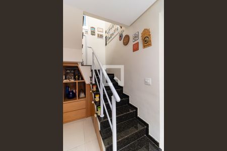 Escada de casa de condomínio à venda com 3 quartos, 176m² em Bosque da Saúde, São Paulo