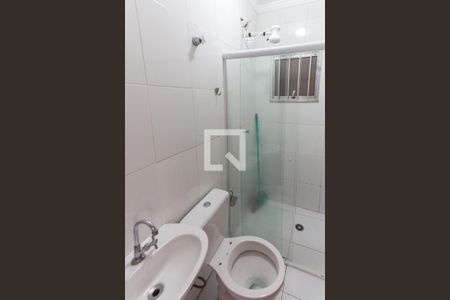 Banheiro de casa de condomínio para alugar com 1 quarto, 35m² em Chácara São João, São Paulo