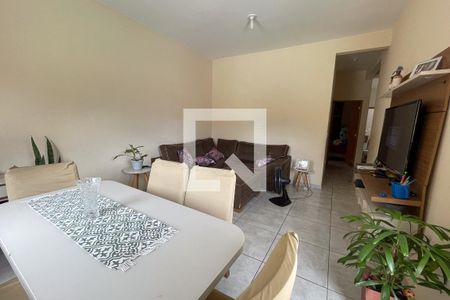 Sala de casa para alugar com 3 quartos, 104m² em Jardim Olavo Bilac, Duque de Caxias