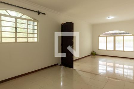 Sala de casa para alugar com 2 quartos, 160m² em Jardim das Vertentes, São Paulo