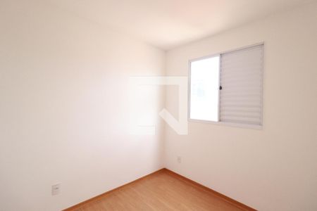 Quarto 2 de apartamento para alugar com 2 quartos, 40m² em Jardim Patricia, Uberlândia
