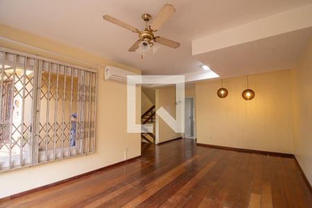 Sala de casa para alugar com 4 quartos, 220m² em Boa Vista, Porto Alegre