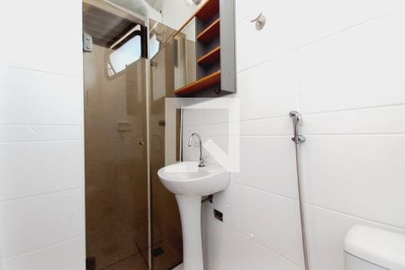 Banheiro de apartamento à venda com 1 quarto, 61m² em Cambuí, Campinas