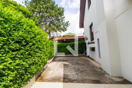 Casa de condomínio à venda com 450m², 5 quartos e 8 vagas Casa de condomínio à venda com 450m², 5 quartos e 8 vagasQuintal