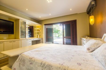 Casa de condomínio à venda com 450m², 5 quartos e 8 vagas Casa de condomínio à venda com 450m², 5 quartos e 8 vagasSuíte master