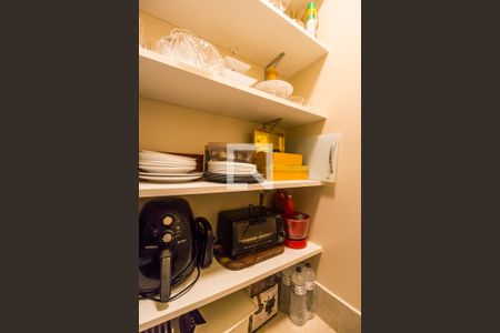 Casa de condomínio à venda com 450m², 5 quartos e 8 vagas Casa de condomínio à venda com 450m², 5 quartos e 8 vagasDespensa