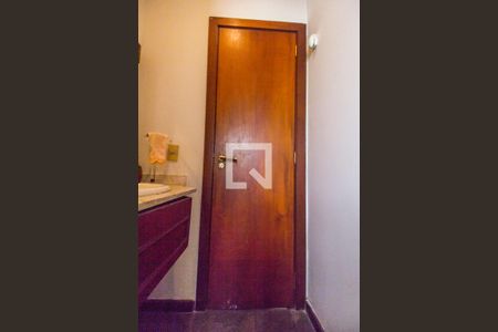 Casa de condomínio à venda com 450m², 5 quartos e 8 vagas Casa de condomínio à venda com 450m², 5 quartos e 8 vagasLavabo