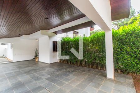 Casa de condomínio à venda com 450m², 5 quartos e 8 vagas Casa de condomínio à venda com 450m², 5 quartos e 8 vagasGaragem