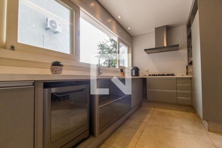 Casa de condomínio à venda com 450m², 5 quartos e 8 vagas Casa de condomínio à venda com 450m², 5 quartos e 8 vagasCozinha