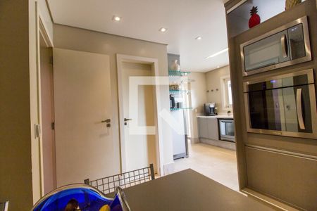 Casa de condomínio à venda com 450m², 5 quartos e 8 vagas Casa de condomínio à venda com 450m², 5 quartos e 8 vagasCozinha