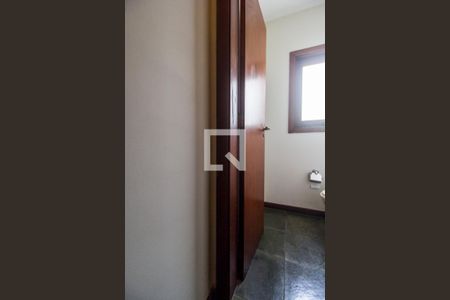 Casa de condomínio à venda com 450m², 5 quartos e 8 vagas Casa de condomínio à venda com 450m², 5 quartos e 8 vagasLavabo