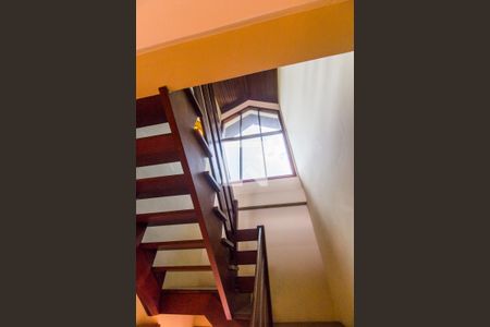 Casa de condomínio à venda com 450m², 5 quartos e 8 vagas Casa de condomínio à venda com 450m², 5 quartos e 8 vagasCorredor