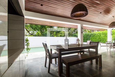 Casa de condomínio à venda com 450m², 5 quartos e 8 vagas Casa de condomínio à venda com 450m², 5 quartos e 8 vagasVaranda gourmet