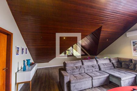 Casa de condomínio à venda com 450m², 5 quartos e 8 vagas Casa de condomínio à venda com 450m², 5 quartos e 8 vagasSala de TV