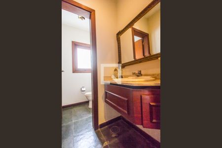 Casa de condomínio à venda com 450m², 5 quartos e 8 vagas Casa de condomínio à venda com 450m², 5 quartos e 8 vagasLavabo