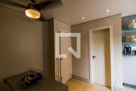 Casa de condomínio à venda com 450m², 5 quartos e 8 vagas Casa de condomínio à venda com 450m², 5 quartos e 8 vagasCozinha