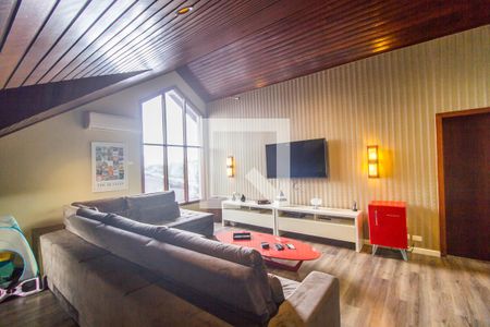 Casa de condomínio à venda com 450m², 5 quartos e 8 vagas Casa de condomínio à venda com 450m², 5 quartos e 8 vagasSala de TV