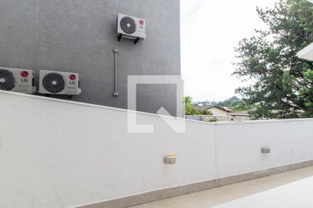 Casa de condomínio à venda com 450m², 5 quartos e 8 vagas Casa de condomínio à venda com 450m², 5 quartos e 8 vagasVista