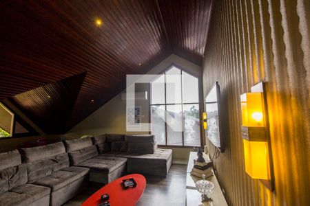 Casa de condomínio à venda com 450m², 5 quartos e 8 vagas Casa de condomínio à venda com 450m², 5 quartos e 8 vagasSala de TV