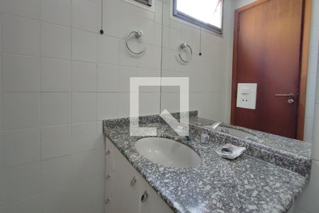 Banheiro Suíte de apartamento à venda com 3 quartos, 101m² em Cambuí, Campinas