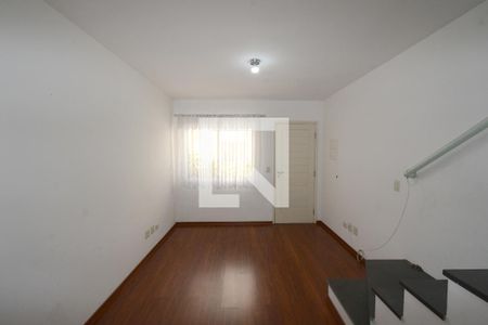 Sala de casa à venda com 2 quartos, 72m² em Jardim Anhanguera, São Paulo
