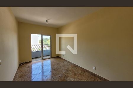 Sala de apartamento para alugar com 3 quartos, 77m² em Vila Itapura, Campinas