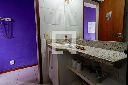 Banheiro de apartamento à venda com 3 quartos, 119m² em Charitas, Niterói