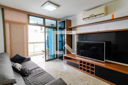 Sala de apartamento à venda com 3 quartos, 119m² em Charitas, Niterói