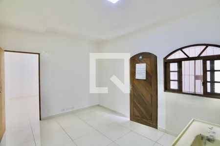 Cozinha de casa para alugar com 1 quarto, 36m² em Vila Bertioga, São Paulo