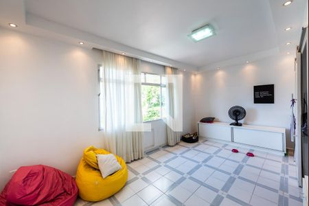 Sala de apartamento para alugar com 2 quartos, 48m² em Marapé, Santos