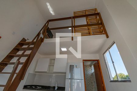 Escada Quarto de kitnet/studio para alugar com 1 quarto, 30m² em Vila Costa E Silva, Campinas