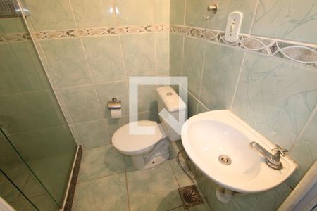 Banheiro de apartamento para alugar com 1 quarto, 50m² em Piedade, Rio de Janeiro