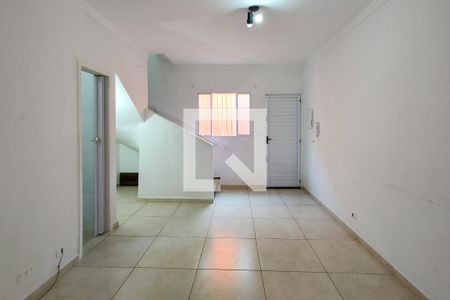 Sala de casa de condomínio para alugar com 2 quartos, 48m² em Maracanã, Praia Grande