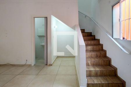 Sala de casa de condomínio para alugar com 2 quartos, 48m² em Maracanã, Praia Grande
