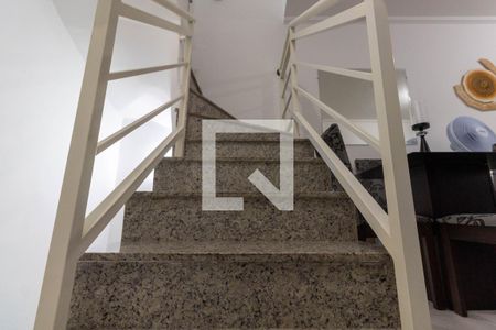 Escada de casa à venda com 2 quartos, 153m² em Jardim Hercilia, São Paulo