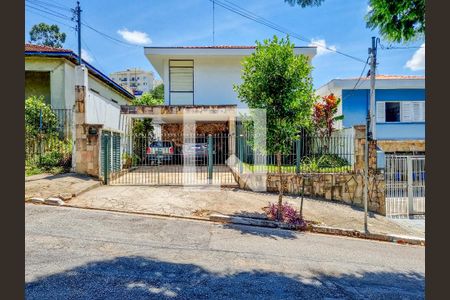 Fachada de casa à venda com 4 quartos, 250m² em Santo Amaro, São Paulo