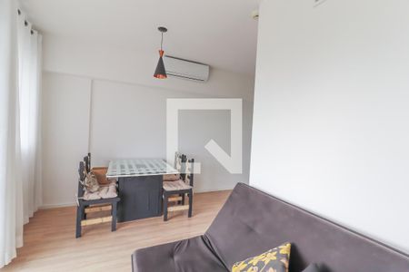 Sala de kitnet/studio para alugar com 1 quarto, 48m² em Centro, Jundiaí