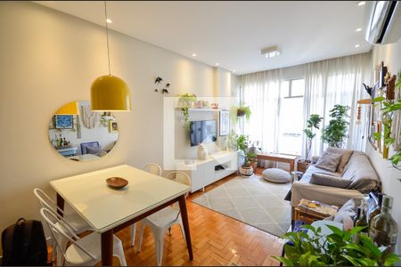 Apartamento à venda com 70m², 2 quartos e sem vagaSala