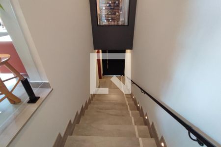 Escada - Quartos de casa de condomínio à venda com 4 quartos, 255m² em Swiss Park, Campinas