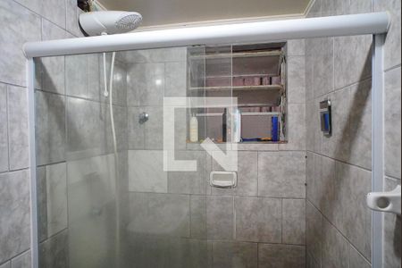 Banheiro de apartamento à venda com 1 quarto, 49m² em Jardim Leopoldina, Porto Alegre