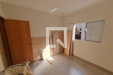 Dormitório 01 de casa de condomínio para alugar com 2 quartos, 46m² em Pq Res C Portinari, Ribeirão Preto