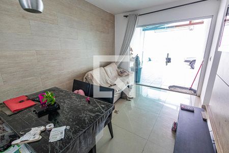 Sala de casa para alugar com 2 quartos, 100m² em Etelvina Carneiro, Belo Horizonte